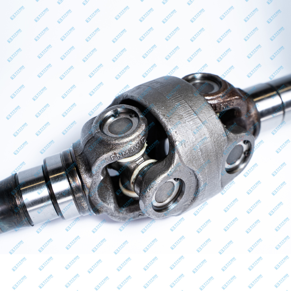 Universal Joint With Shaft John Deere RE250838