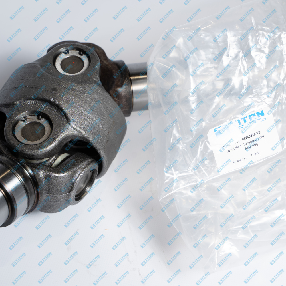 Universal Joint With Shaft John Deere RE250838