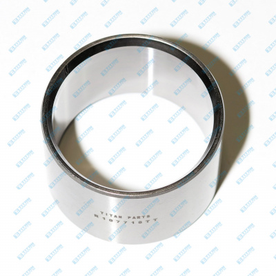 Sleeve John Deere R107718