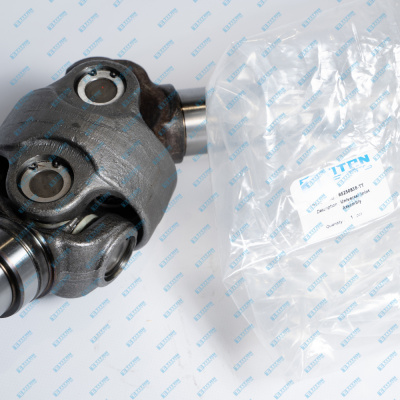 Universal Joint With Shaft John Deere RE250838